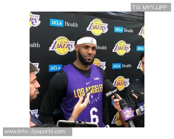 里夫斯强调全队协作防守的重要性球员天赋众多需齐心合力